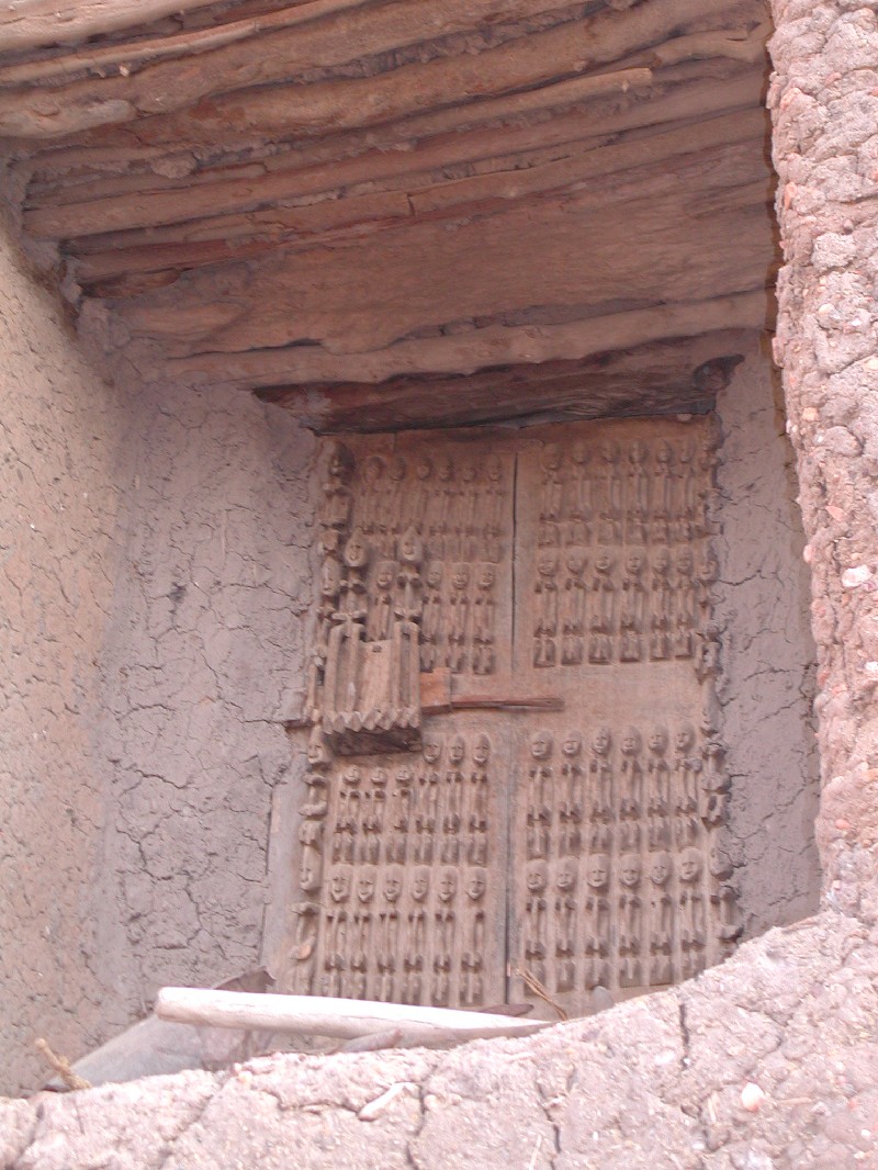 Porte sculpte