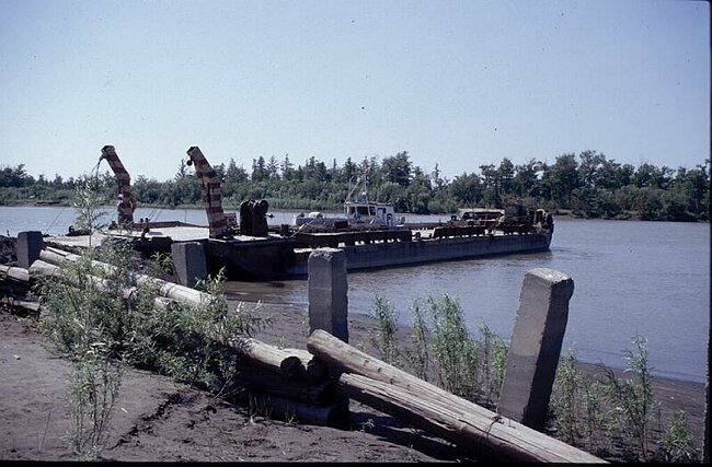 Bac du fleuve Kamtchtka